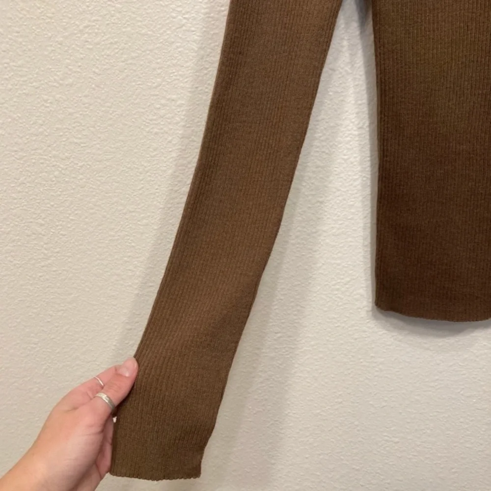 Wool Ribbed Brown turtleneck_7